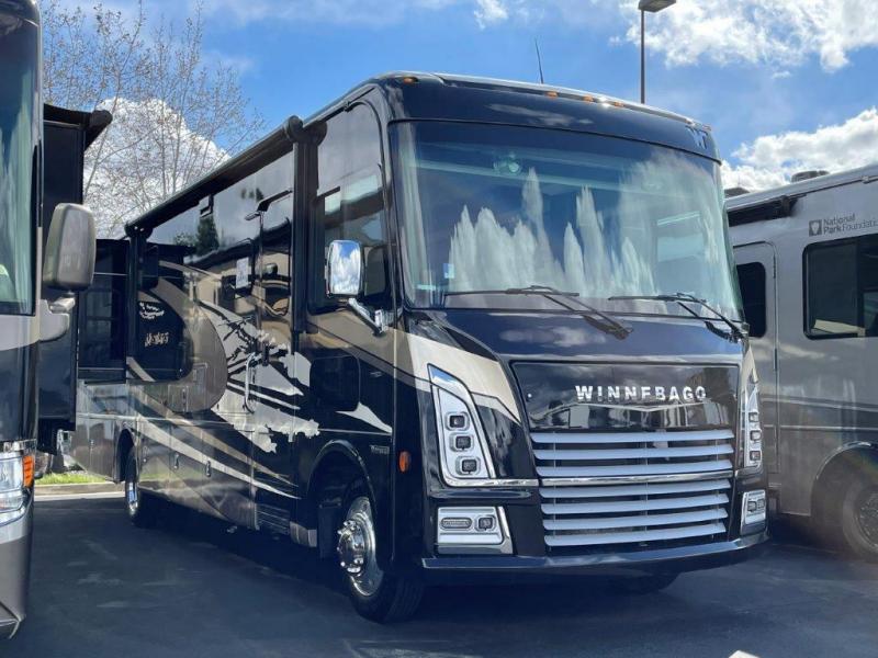 Winnebago Adventurer 35F